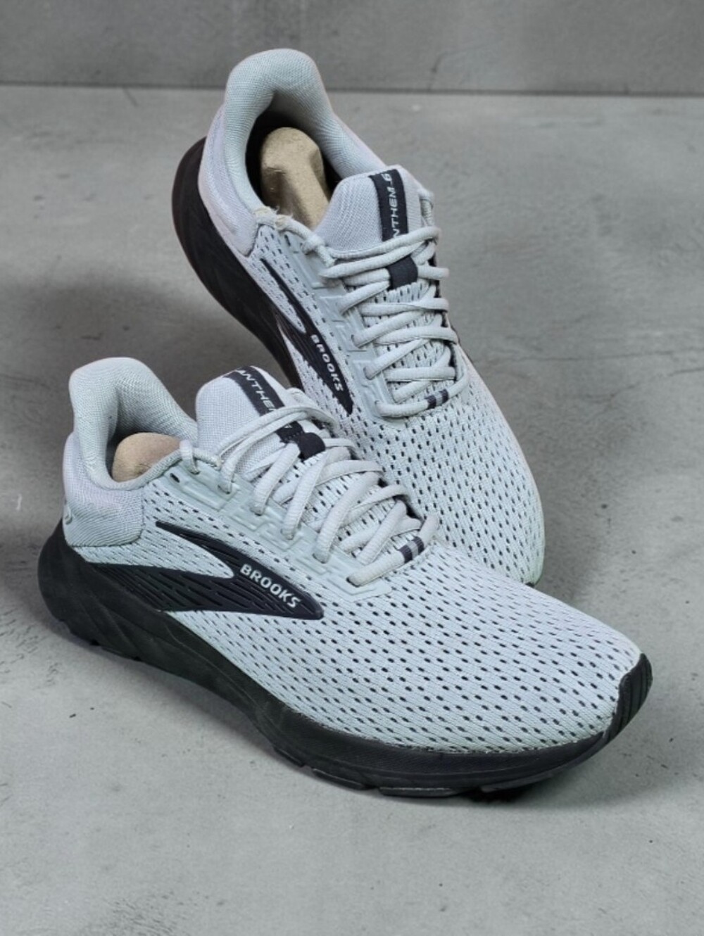 Brooks Mens Size 10 Anthem 6 Grey Colorway Running Shoes